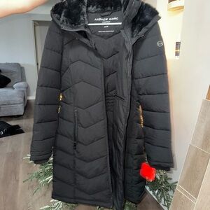 Andrew Marc Women's Elegant Black Puffer Jacket